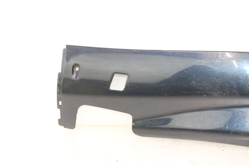 photo de BAJO CARENADO IZQUIERDA YAMAHA YP MAJESTY 125 (1998 - 2001) - Detalle de la pieza