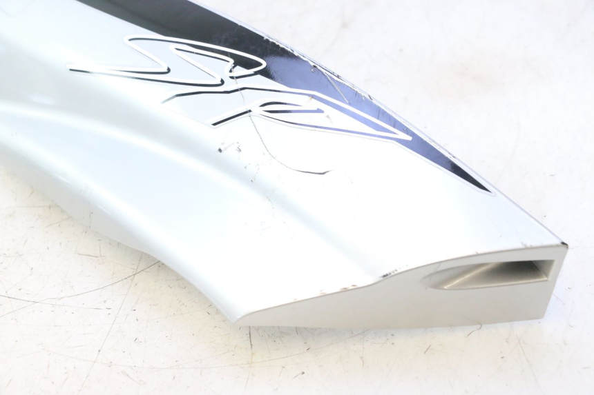 photo de BAJO CARENADO IZQUIERDA YAMAHA YP MAJESTY 125 (2002 - 2006) - Detalles de los puntos de fijación