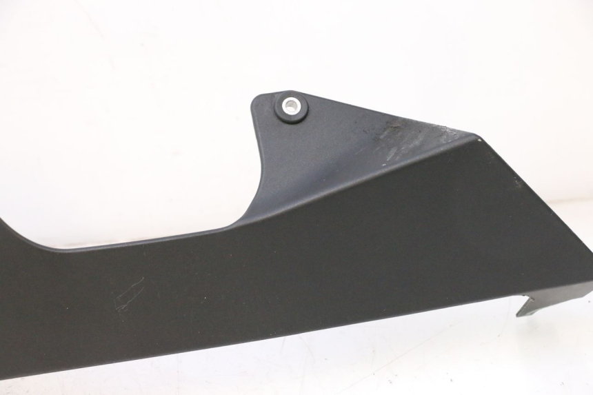 photo de BAJO CARENADO IZQUIERDA YAMAHA YZF R6 600 (2008 - 2009) - Detalle de la pieza