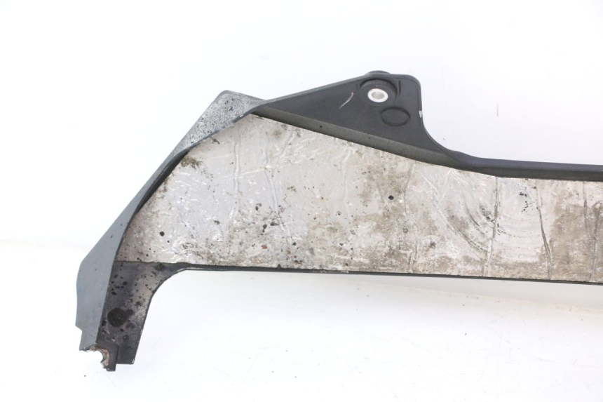 photo de BAJO CARENADO IZQUIERDA YAMAHA YZF R6 600 (2008 - 2009) - Estado de la superficie y material
