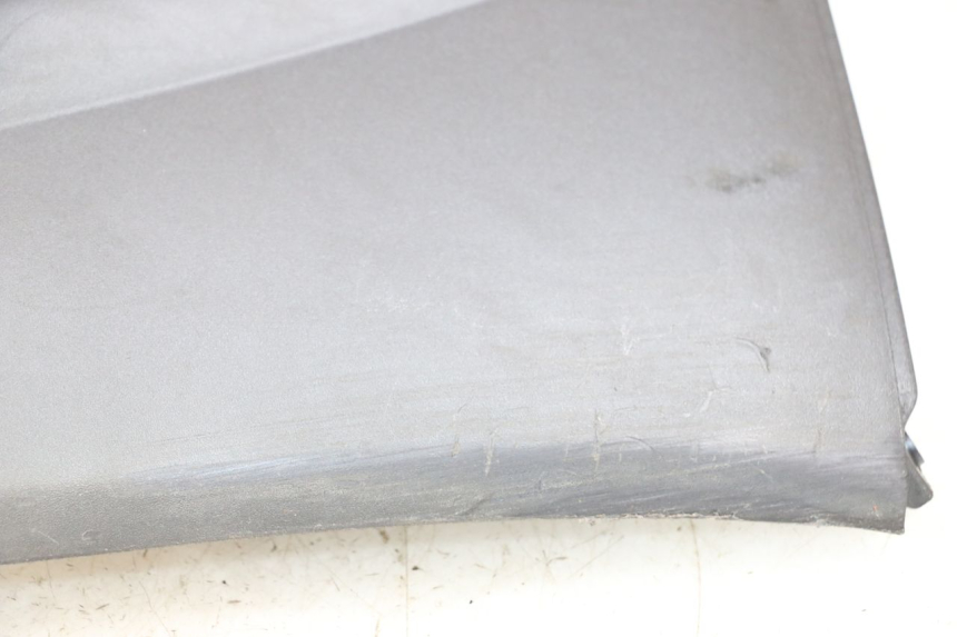 photo de Faldón PEUGEOT GEOPOLIS RS 125 (2007 - 2009) - Detalles de los puntos de fijación