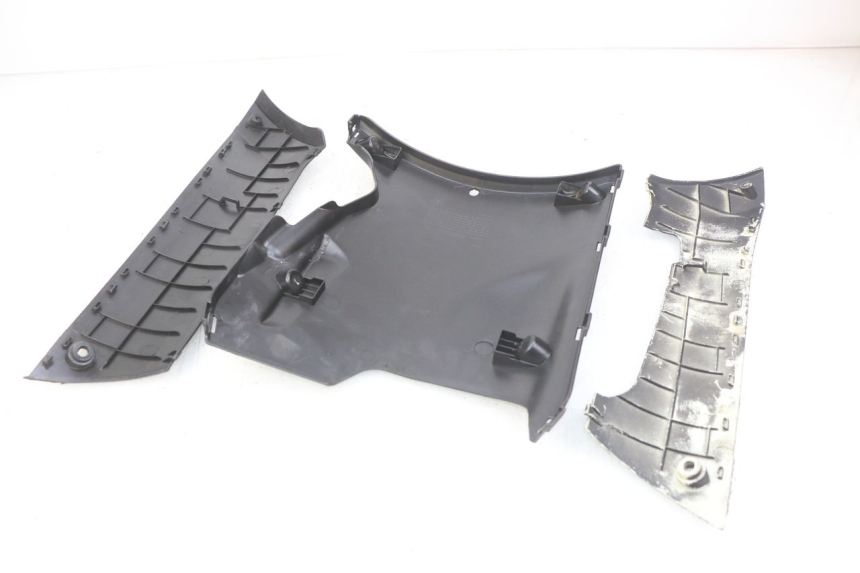 photo de FALDóN PEUGEOT KISBEE 2T 50 (2010 - 2017) - Primer plano técnico