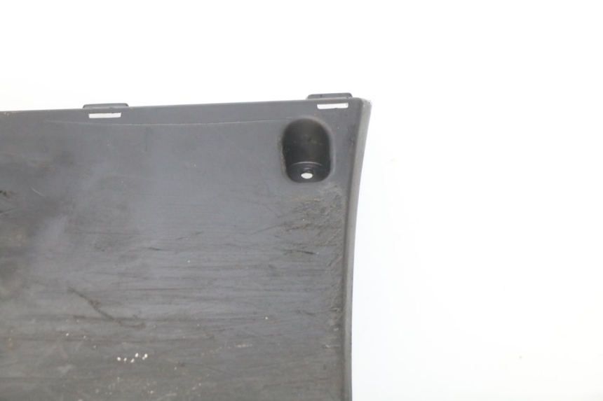 photo de FALDóN PEUGEOT KISBEE 2T 50 (2010 - 2017) - Estado de la superficie y material