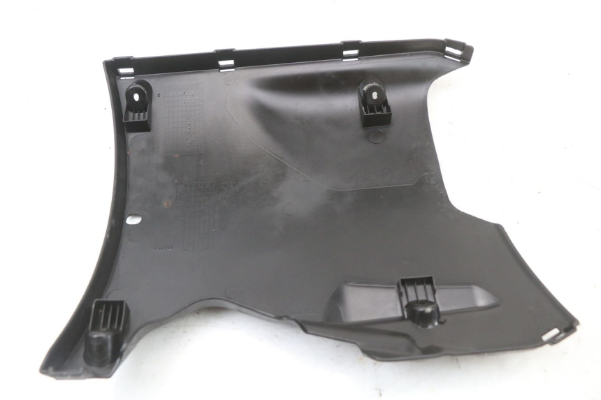 photo de BAJO DE CHASIS PEUGEOT KISBEE 4T 50 (2018 - 2022) - Primer plano técnico