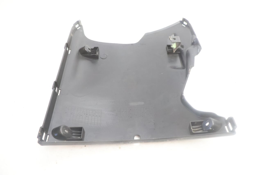 photo de BAJO DE CHASIS PEUGEOT KISBEE 4T 50 (2018 - 2022) - Primer plano técnico