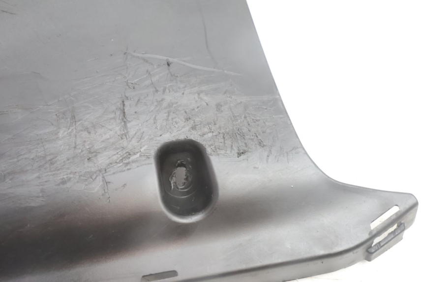 photo de BAJO CARENADO PEUGEOT KISBEE 4T 50 (2010 - 2017) - Zoom estado de uso
