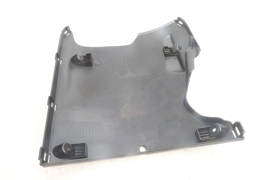 photo de BAJO CARENADO PEUGEOT KISBEE 4T 50 (2010 - 2017) - Estado de la superficie y material