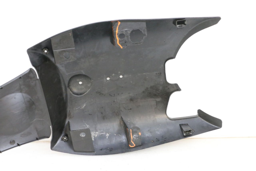 photo de FALDóN PEUGEOT LUDIX 50 (2005 - 2007) - Detalles de los puntos de fijación