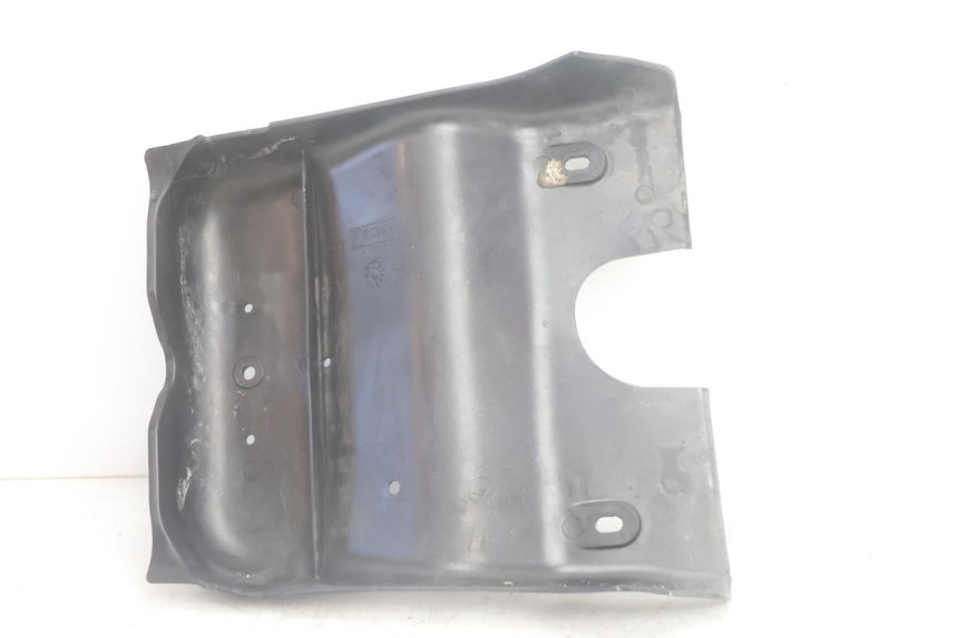 photo de BAJO CARENADO PIAGGIO MP3 500 (2011 - 2015) - Detalles de los puntos de fijación