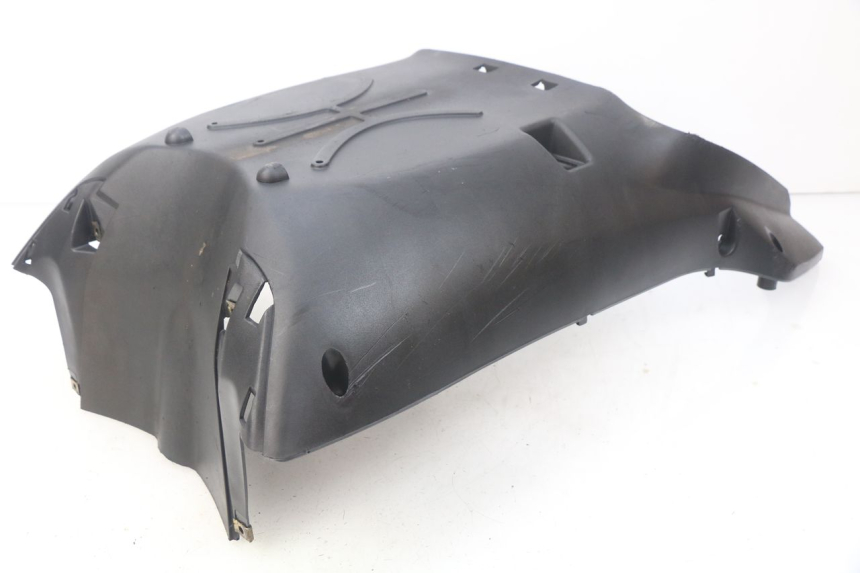 photo de BAJO CARENADO SYM ORBIT 2 4T 50 (2008 - 2017) - Estado de la superficie y material