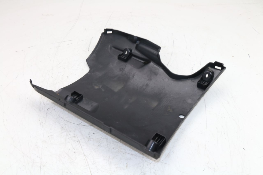 photo de BAJO CARENADO PEUGEOT KISBEE 4T 50 (2010 - 2017) - Detalle de la pieza