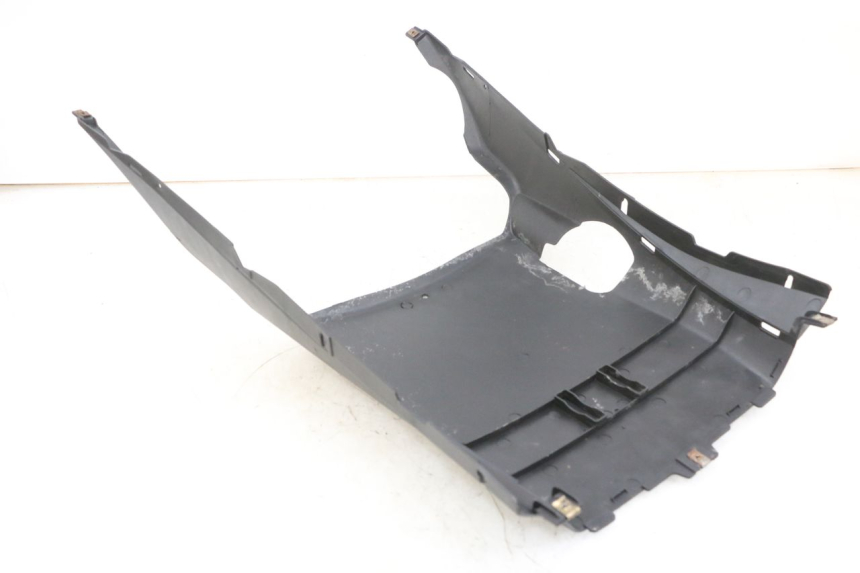 photo de BAJO CARENADO EFUN PUSA 1 - Primer plano técnico