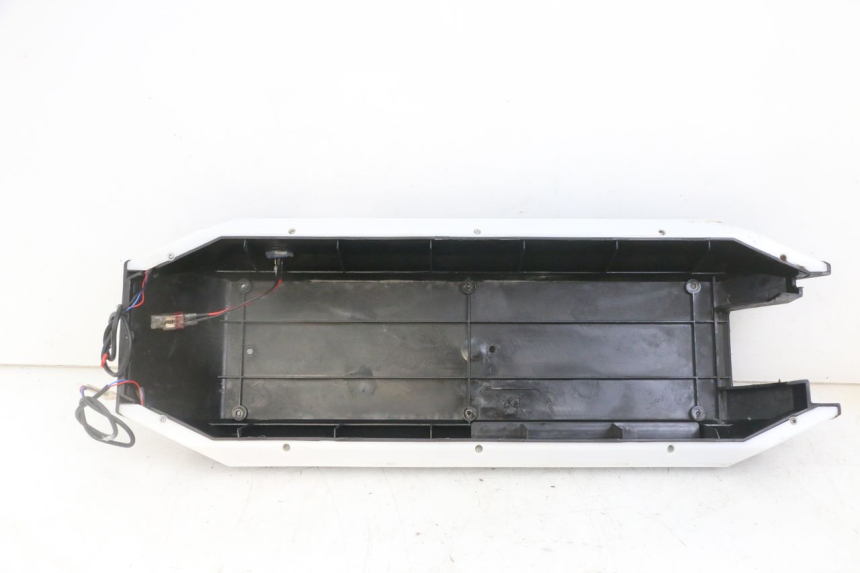 photo de BAJO CARENADO PUNK ELECTRIC RIDER 1 - Detalles de los puntos de fijación