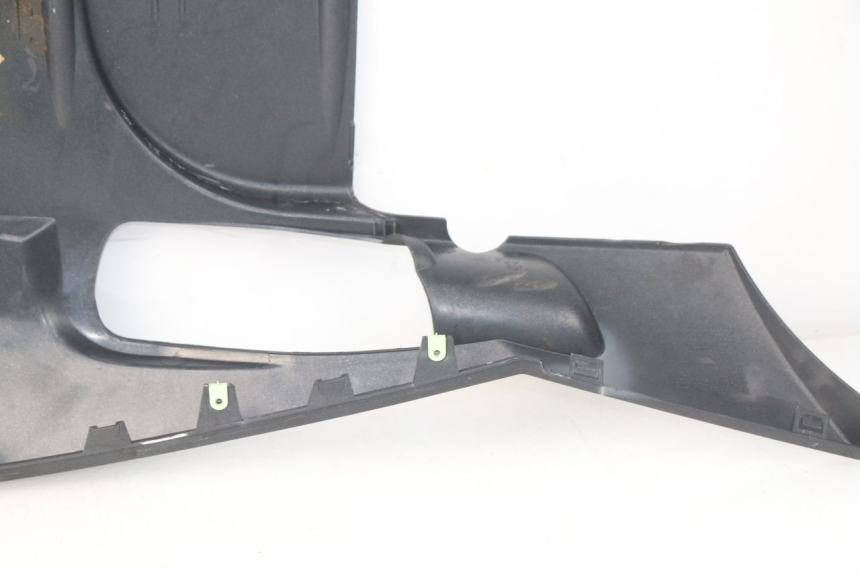 photo de BAJO CARENADO PEUGEOT SATELIS 300 (2012 - 2015) - Zoom sobre los componentes