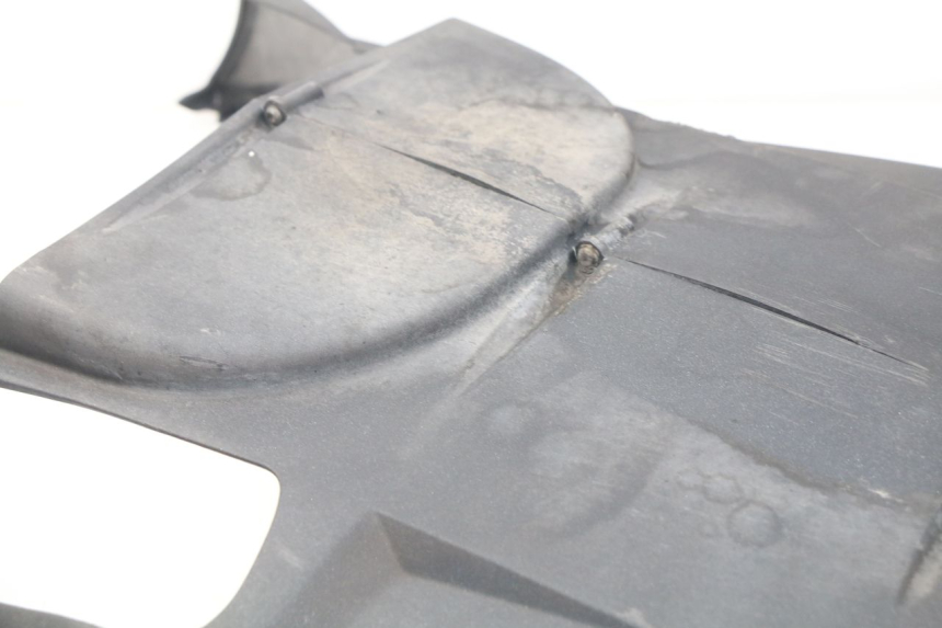 photo de BAJO CARENADO PEUGEOT SATELIS 300 (2012 - 2015) - Estado de la superficie y material