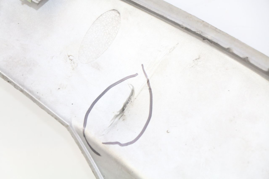 photo de FALDONES PEUGEOT SATELIS 125 (2010 - 2012) - Estado de la superficie y material