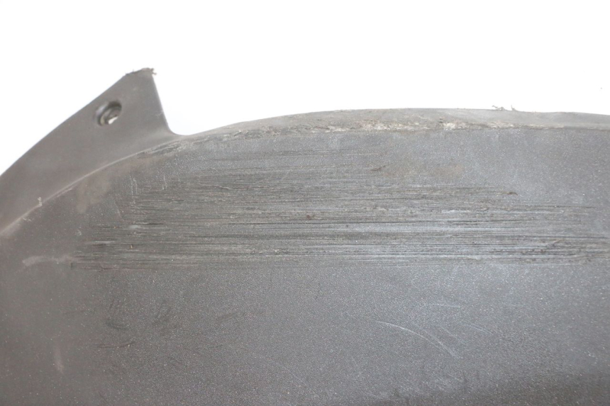 photo de BAJO CARENADO PEUGEOT SATELIS 125 (2013 - 2018) - Detalles de los puntos de fijación