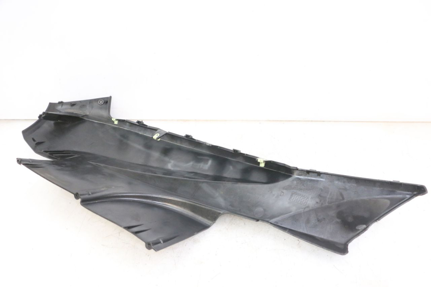 photo de BAJO CARENADO PEUGEOT SATELIS 125 (2013 - 2018) - Marcados y referencias originales