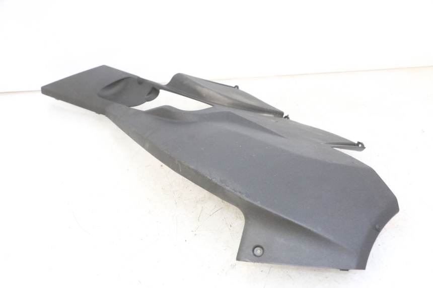 photo de BAJO CARENADO PEUGEOT SATELIS 125 (2013 - 2018) - Zoom sobre los componentes