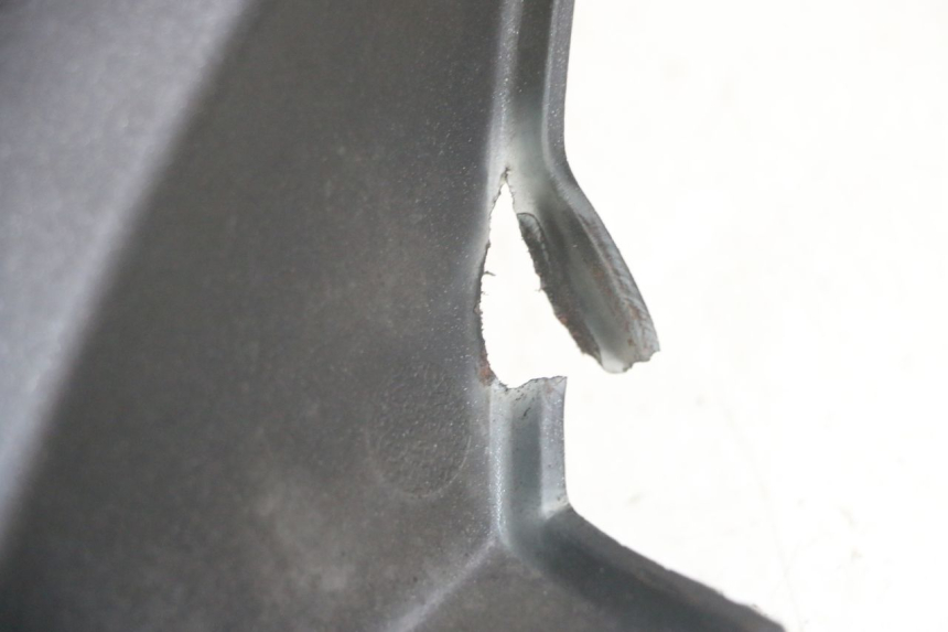 photo de BAJO CARENADO PEUGEOT SATELIS 125 (2013 - 2018) - Zoom estado de uso