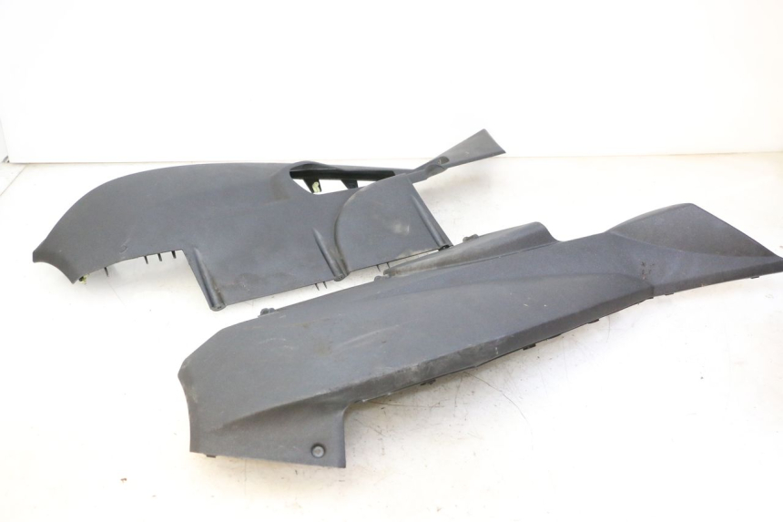 photo de BAJO CARENADO PEUGEOT SATELIS 125 (2013 - 2018) - Detalle de la pieza