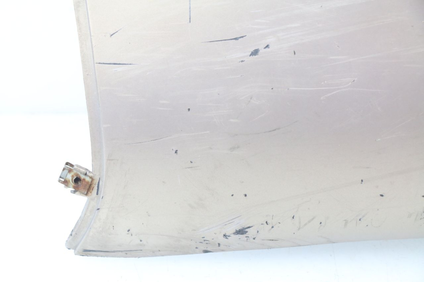 photo de BAJO CARENADO APRILIA SCARABEO GT 125 (1999 - 2007) - Detalles de los puntos de fijación