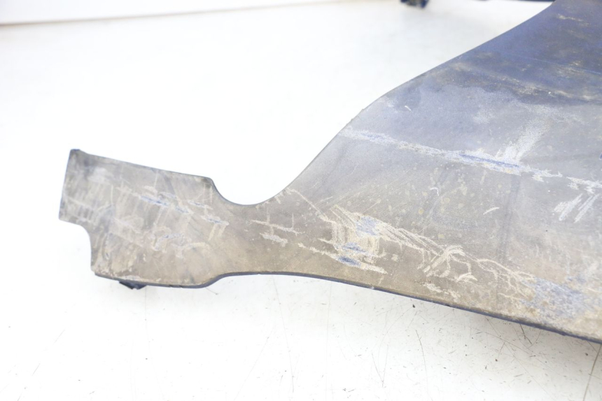 photo de BAJO CARENADO APRILIA SCARABEO GT 125 (1999 - 2007) - Detalles de los puntos de fijación