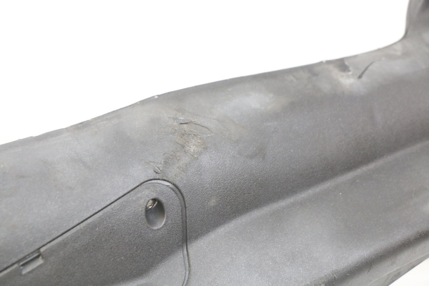 photo de FALDóN APRILIA SCARABEO LIGHT 125 (2007 - 2011) - Detalle de la pieza