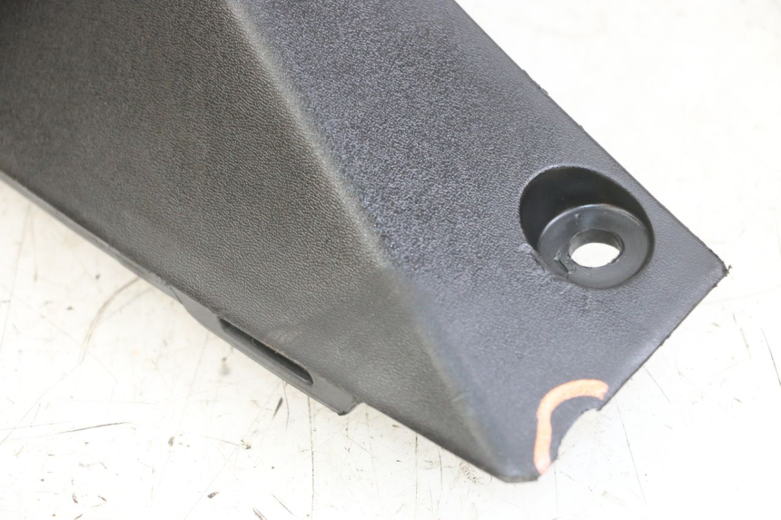 photo de BAJO CARENADO SUZUKI BURGMAN 125 (2018 - 2021) - Estado de la superficie y material