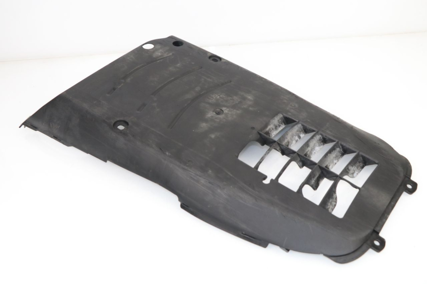 photo de BAJO DEL CHASIS SUZUKI UH BURGMAN 125 (2002 - 2006) - Zoom estado de uso