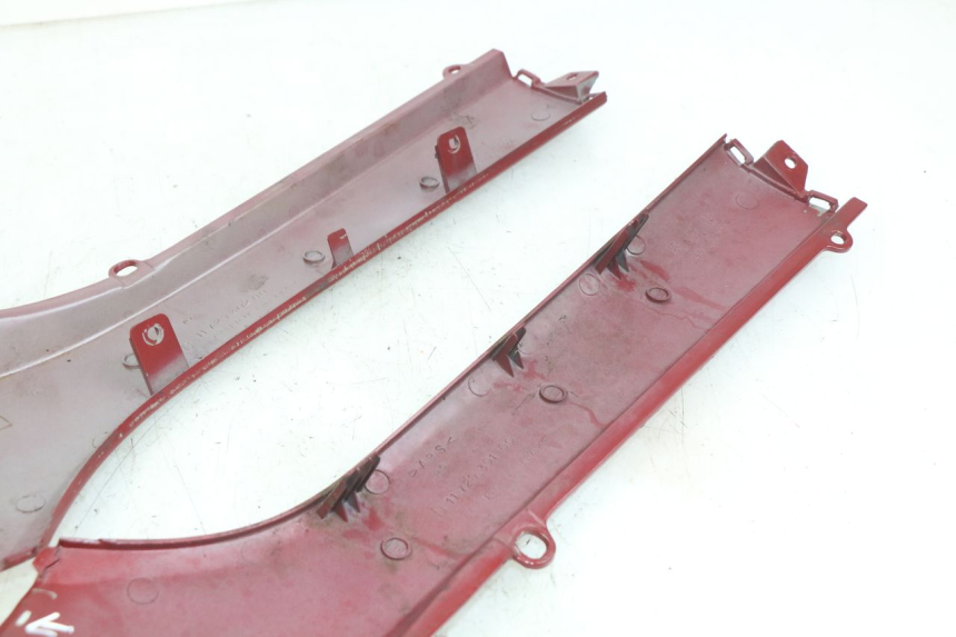 photo de BAJO DEL CHASIS PEUGEOT SV 125 (1991 - 1994) - Zoom sobre los componentes