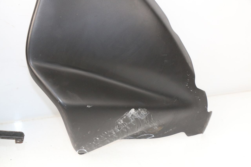 photo de BAJO CARENADO YAMAHA TDM ABS 900 (2002 - 2014) - Enfoque en la estructura