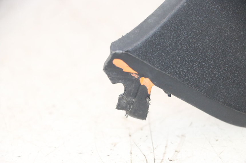 photo de FALDóN PEUGEOT TREKKER 50 (1995 - 2004) - Estado de la superficie y material