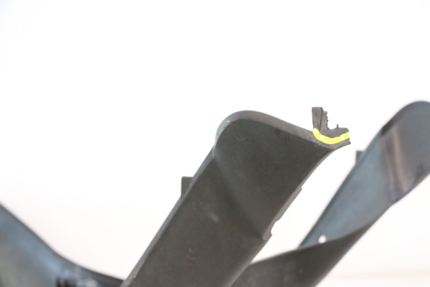 photo de FALDóN PEUGEOT TREKKER 50 (1995 - 2004) - Detalle de la pieza