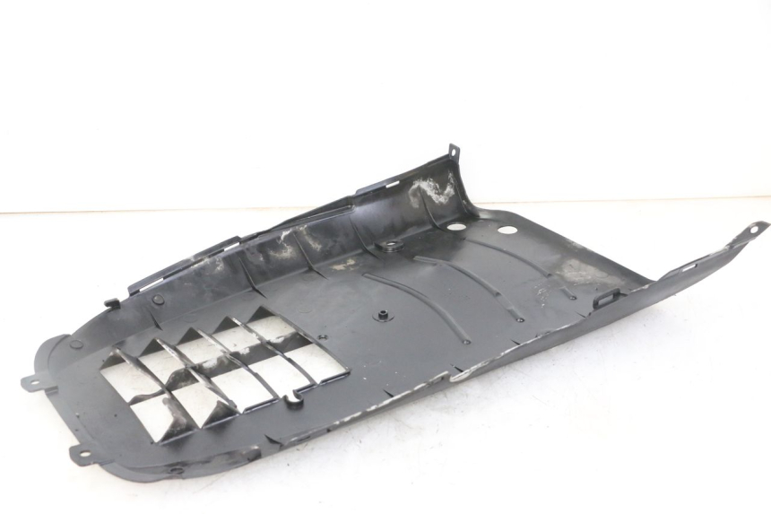 photo de BAJO DEL CHASIS SUZUKI UH BURGMAN 125 (2002 - 2006) - Detalle de la pieza