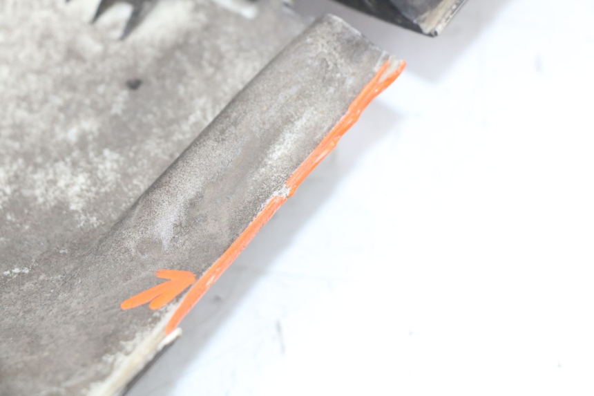 photo de BAJO DEL CHASIS PEUGEOT VIVACITY NEW 4T 50 (2008 - 2017) - Estado de la superficie y material