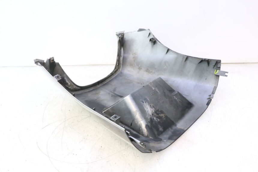 photo de BAJO DE CHASIS YAMAHA YP MAJESTY 125 (2002 - 2006) - Estado de la superficie y material