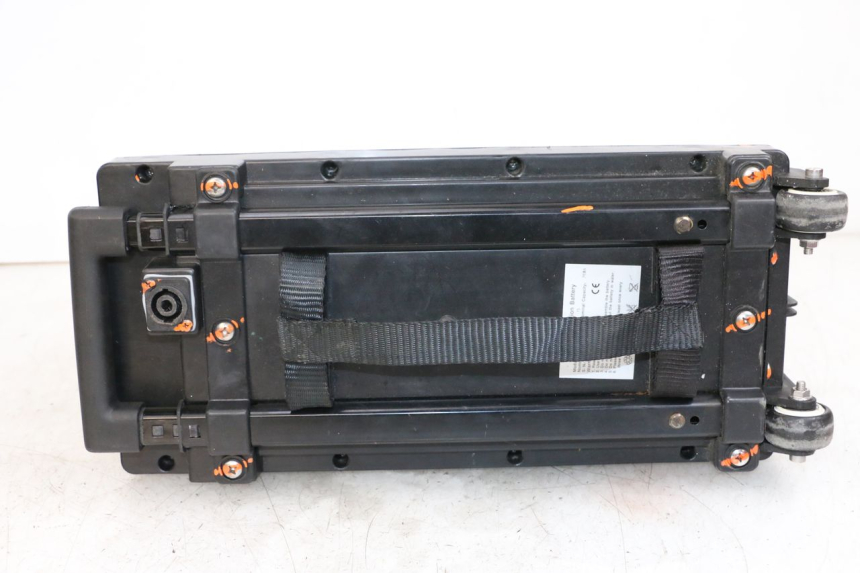 photo de Batería E-MAX 80L 1 (2011 - 2014) - Estado de la superficie y material