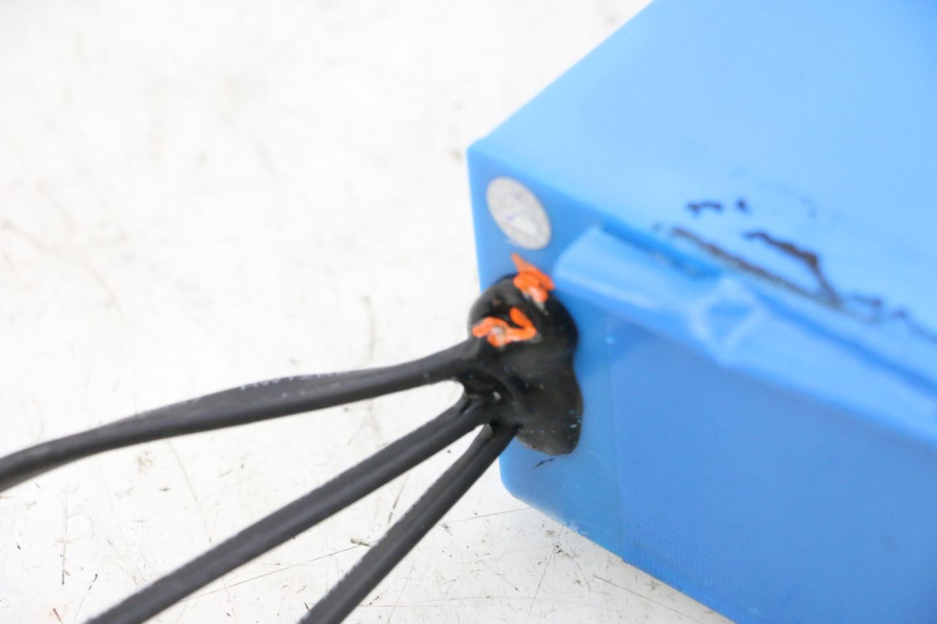 photo de BATER URBANGLIDE E-CROSS PRO 1 - Zoom sobre los componentes