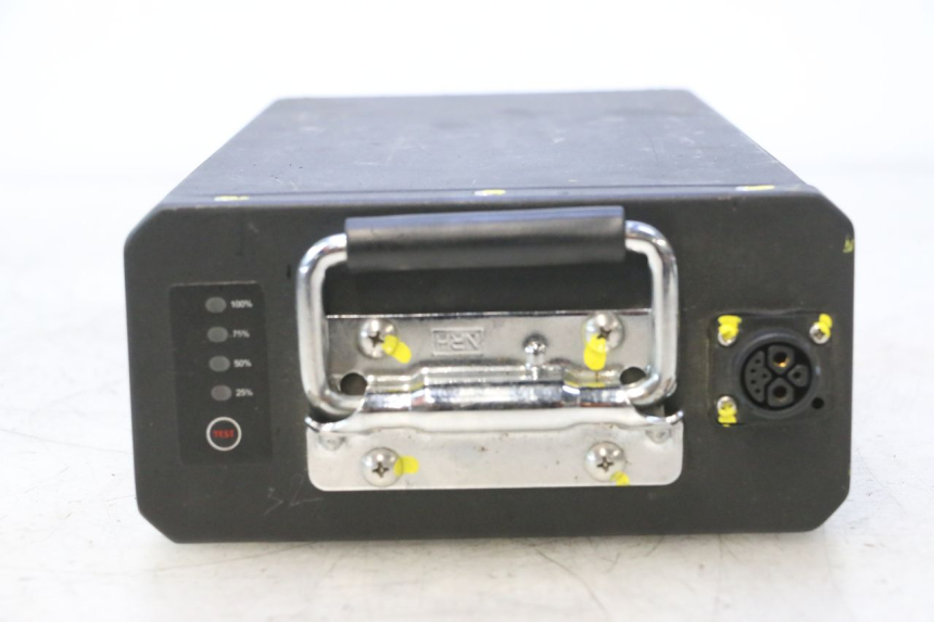 photo de BATER WAYSCRAL E-START 1 (2018 - 2022) - Estado de la superficie y material