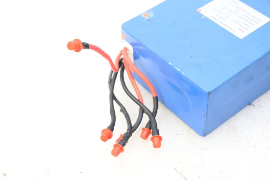 photo de BATERÍA DUALTRON VICTOR LIMITED 1 - Enfoque en la estructura