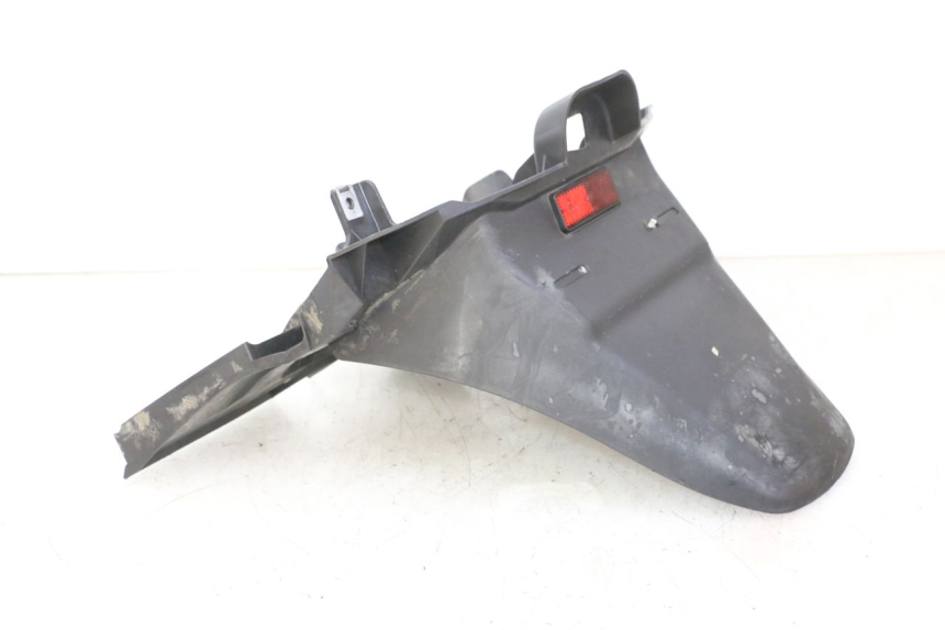 photo de ALETA TRASERA SUZUKI BURGMAN 125 (2007 - 2014) - Primer plano técnico