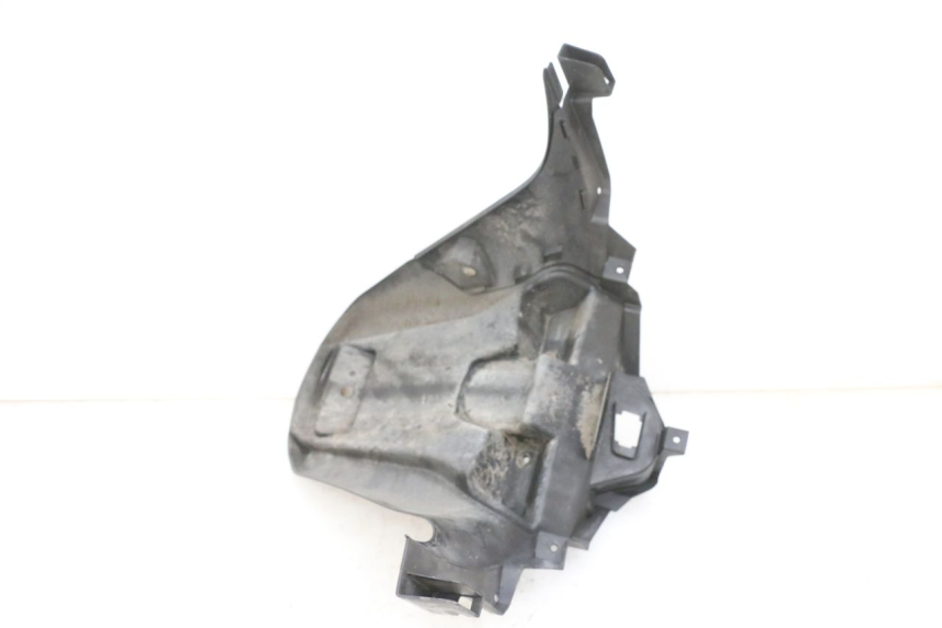 photo de FENDABRISAS TRASERO SUZUKI BURGMAN 650 (2013 - 2020) - Detalle de la pieza