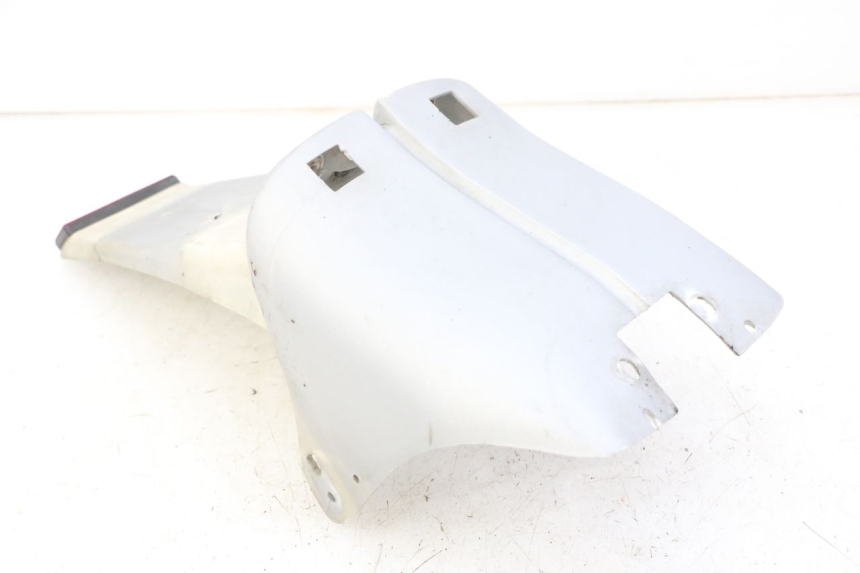 photo de ALETA TRASERA APRILIA CLASSIC 125 (1995 - 2001) - Primer plano técnico