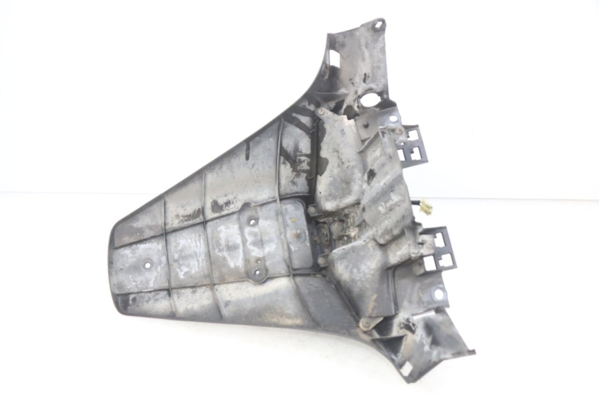 photo de GUARDABARROS TRASERO HONDA FES S-WING SWING ABS 125 (2007 - 2015) - Primer plano técnico
