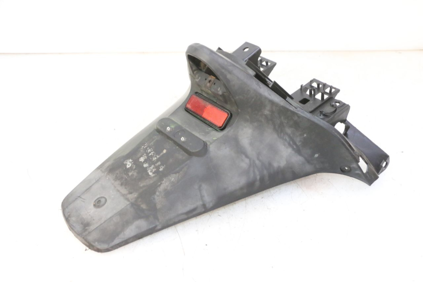 photo de GUARDABARROS TRASERO HONDA FES S-WING SWING ABS 125 (2007 - 2015) - Primer plano técnico