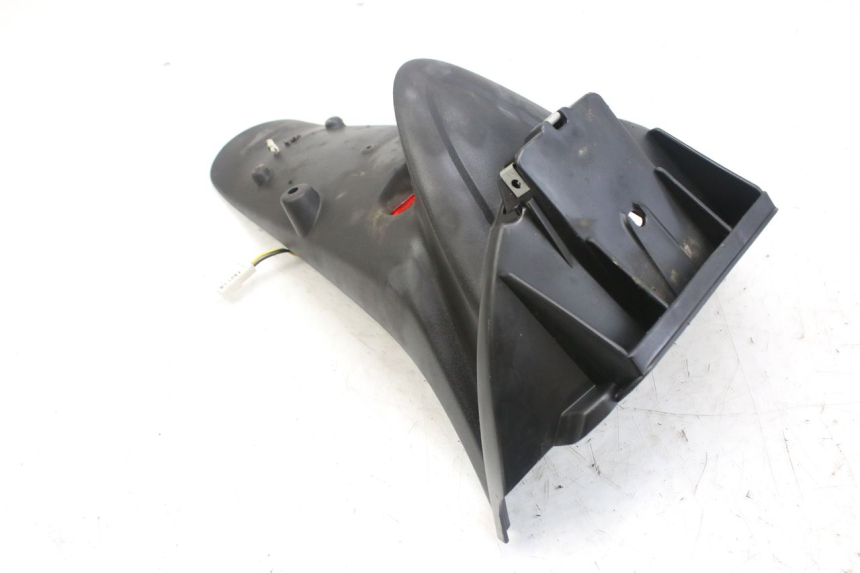 photo de GUARDABARROS TRASERO PIAGGIO FLY 4T 50 (2013 - 2017) - Detalles de los puntos de fijación