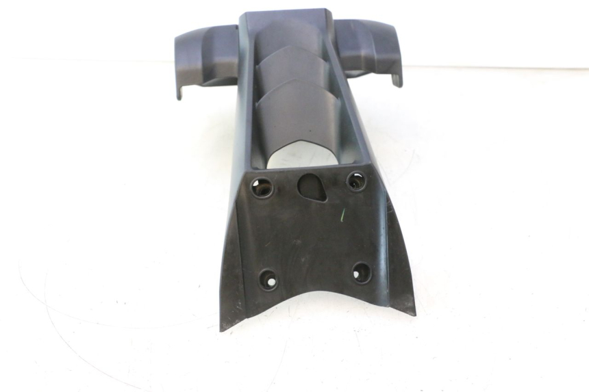photo de ALETA TRASERA YAMAHA FZ8 800 (2010 - 2016) - Primer plano técnico
