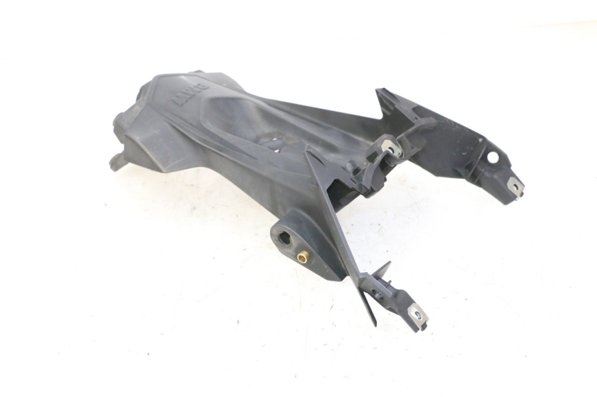 photo de ALETA TRASERA BMW G310 R 310 (2016 - 2020) - Primer plano técnico