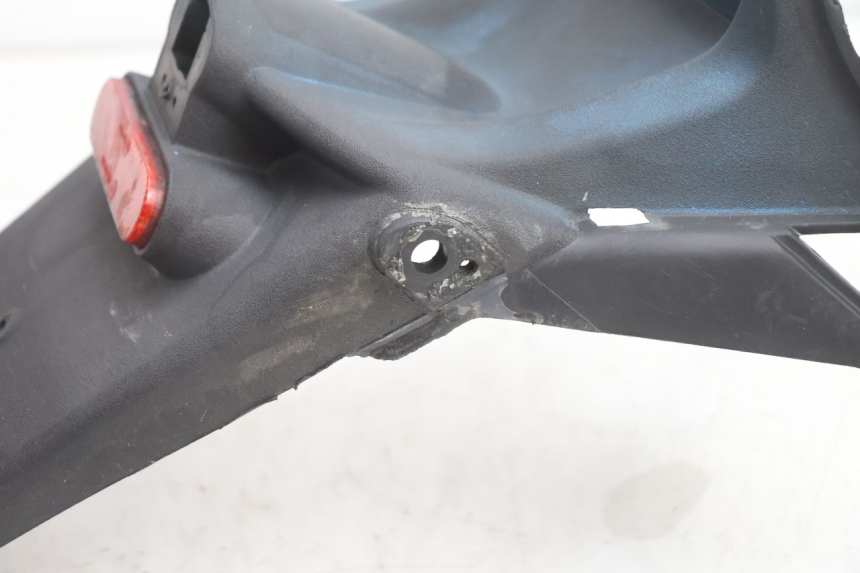 photo de ALETA TRASERA GILERA GP 800 (2007 - 2013) - Detalles de los puntos de fijación